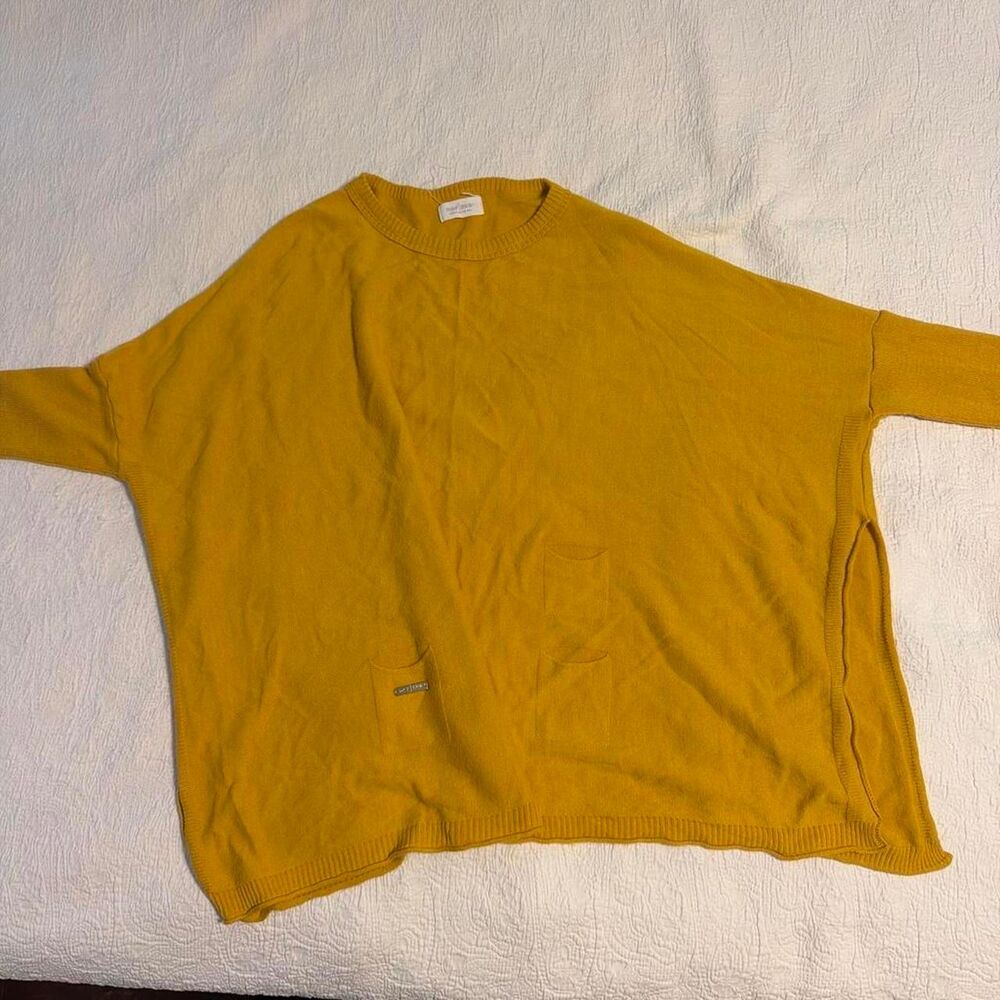 Yellow Gold Boxy Sweater - Picture 2 of 5